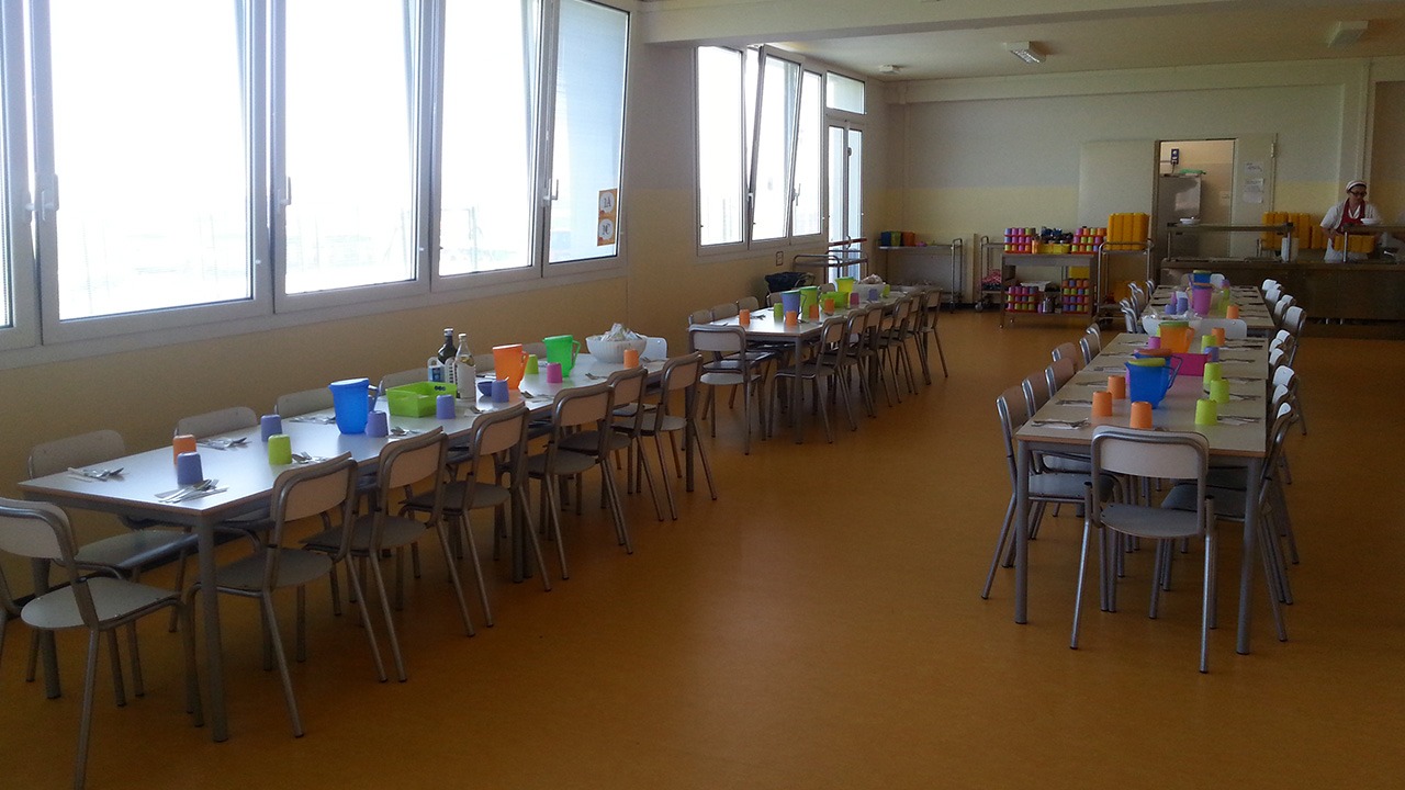 Rifacimento pavimentazione edificio scolastico in linoleum leef