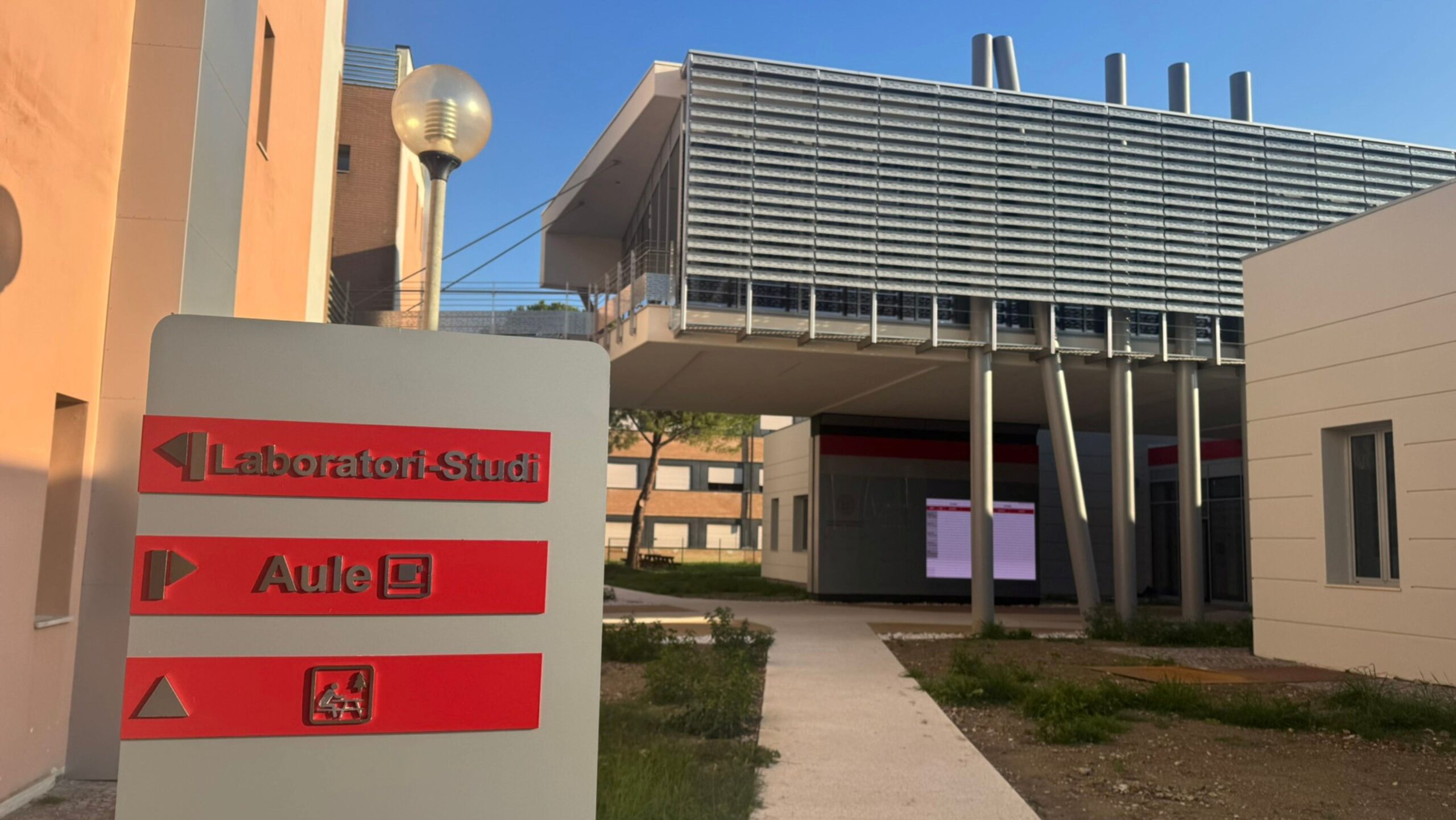 Leef controsoffitto bologna