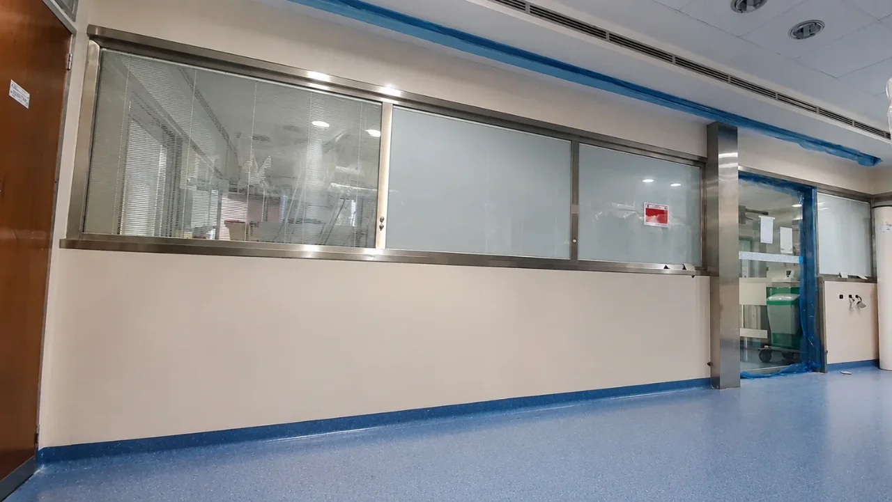 Leef cantiere terminato ospedale bellaria con pavimenti e rivestimenti PVC