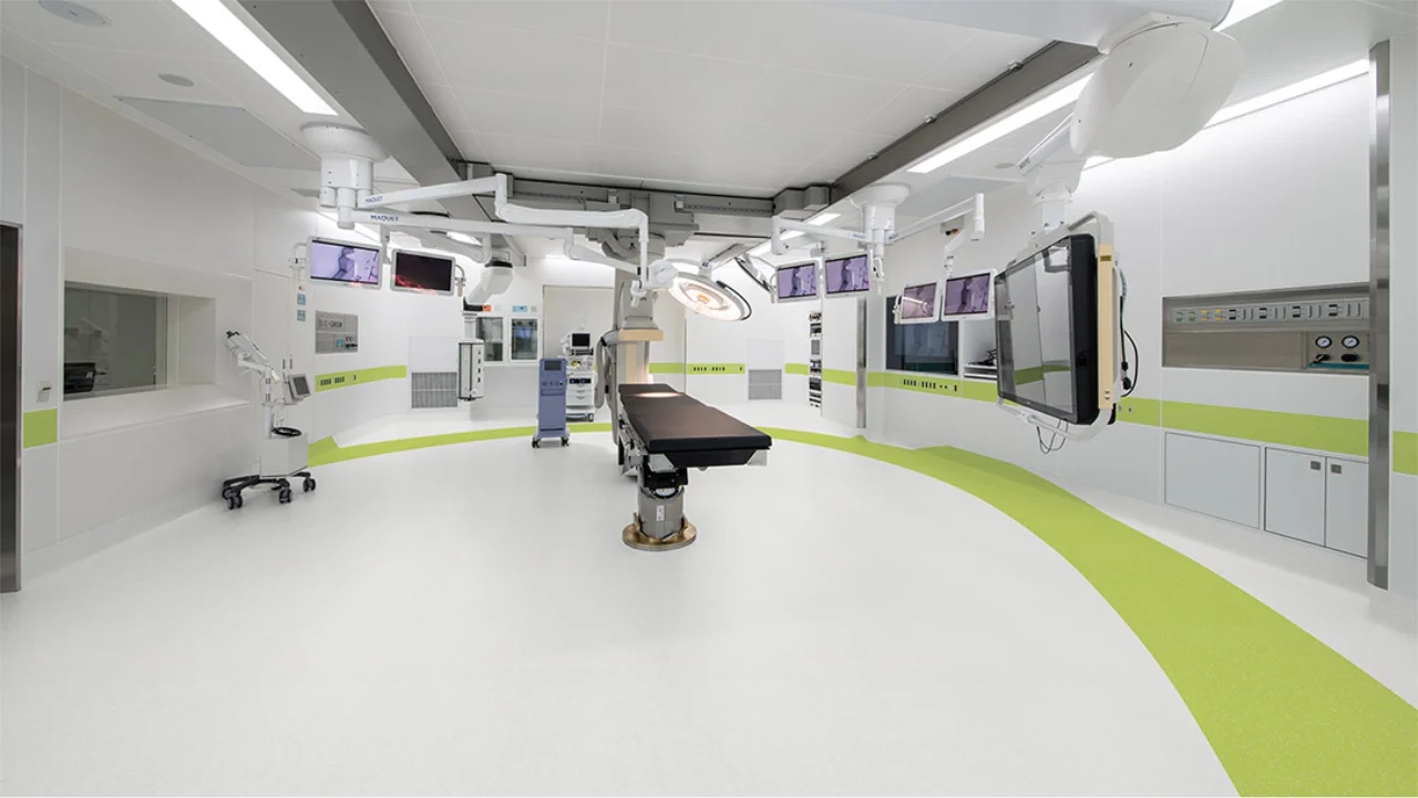 Leef fornitura e posa certificata pavimento vinilico omogeneo conduttivo sphera sd bologna