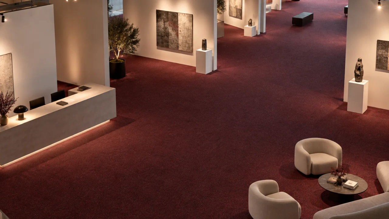 Leef fornitura e posa moquette per stand fieristici